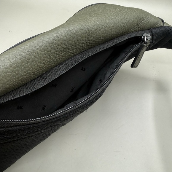 Michael Kors Belt Bag Leather Fanny Pack With Adjustable Strap Olive Green AOP - Picture 4 of 6